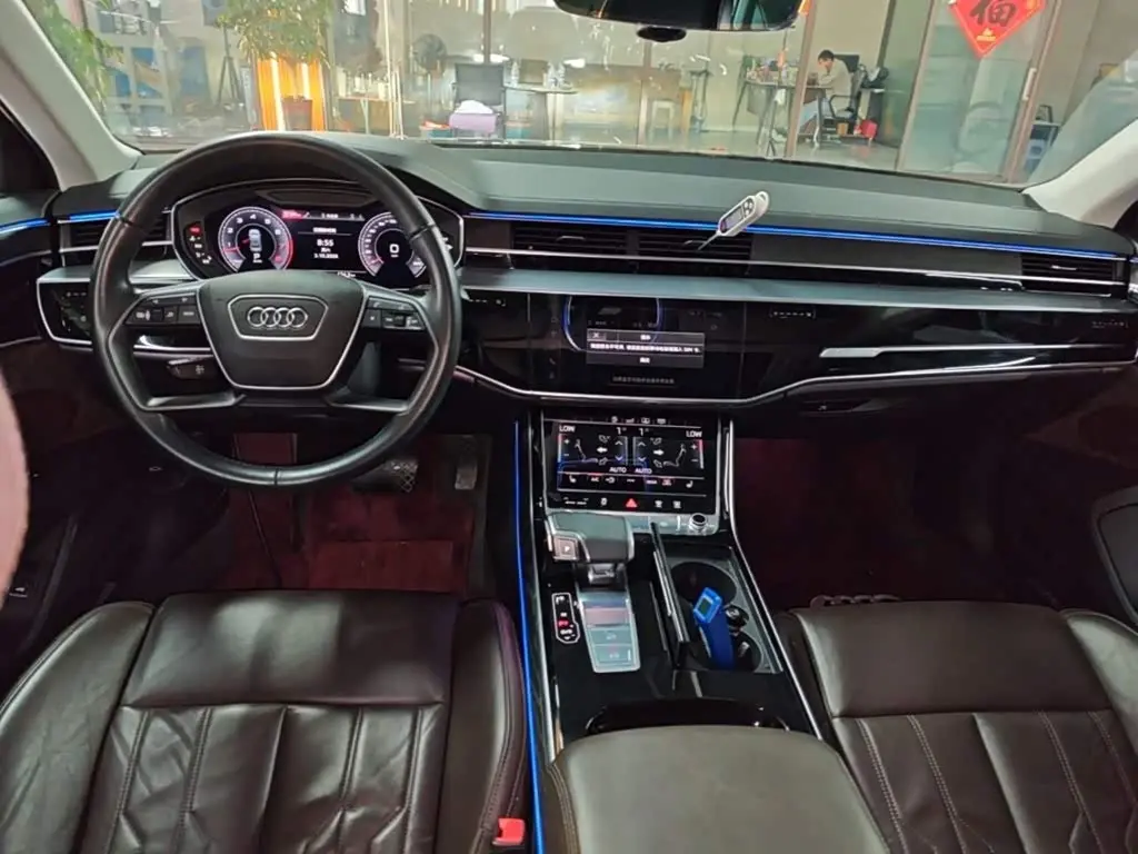 Audi A8 2020 — Фото 10/20