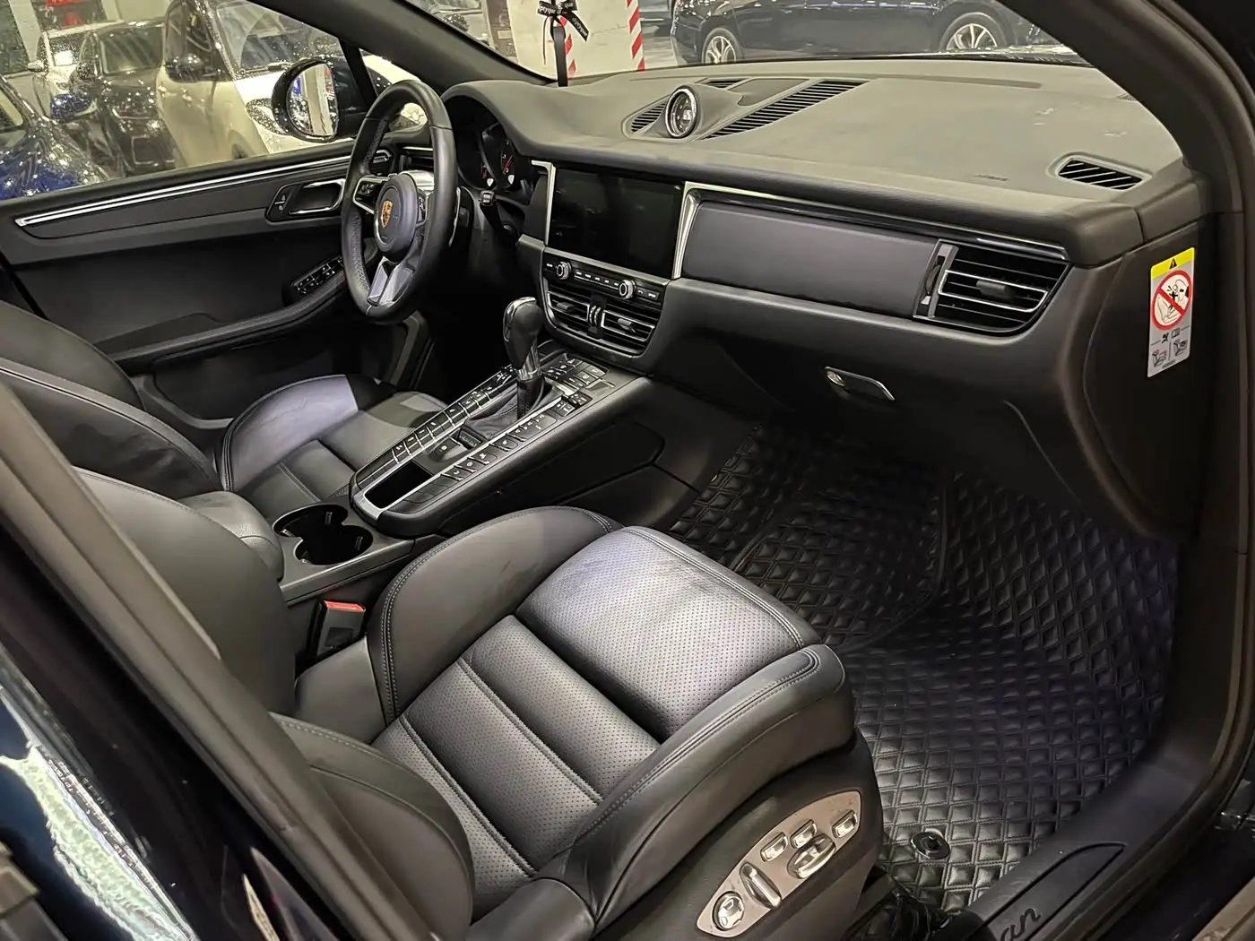 Porsche Macan 2021 — Фото 7/13