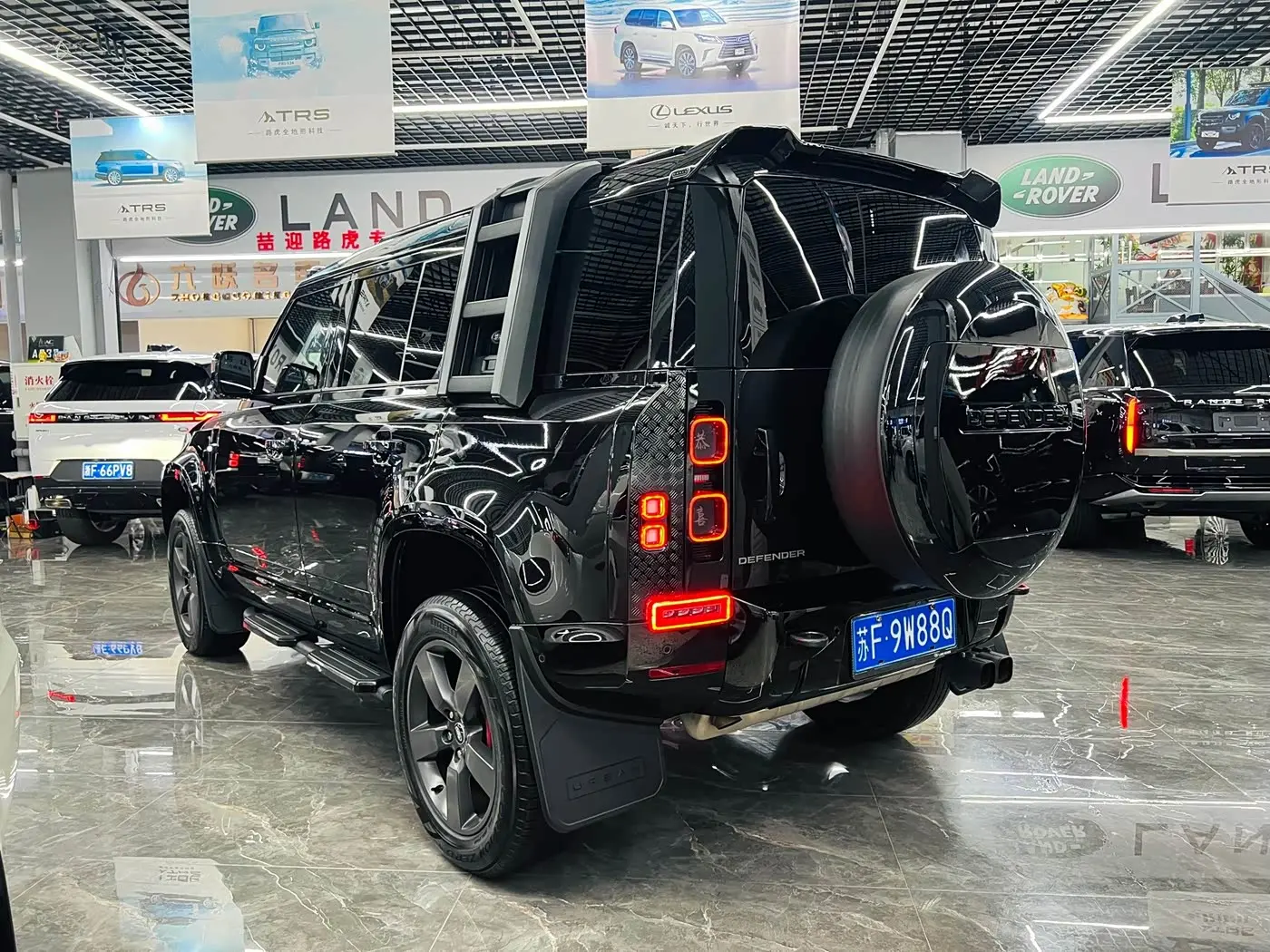 Land Rover Defender 2024 — Photo 7/9