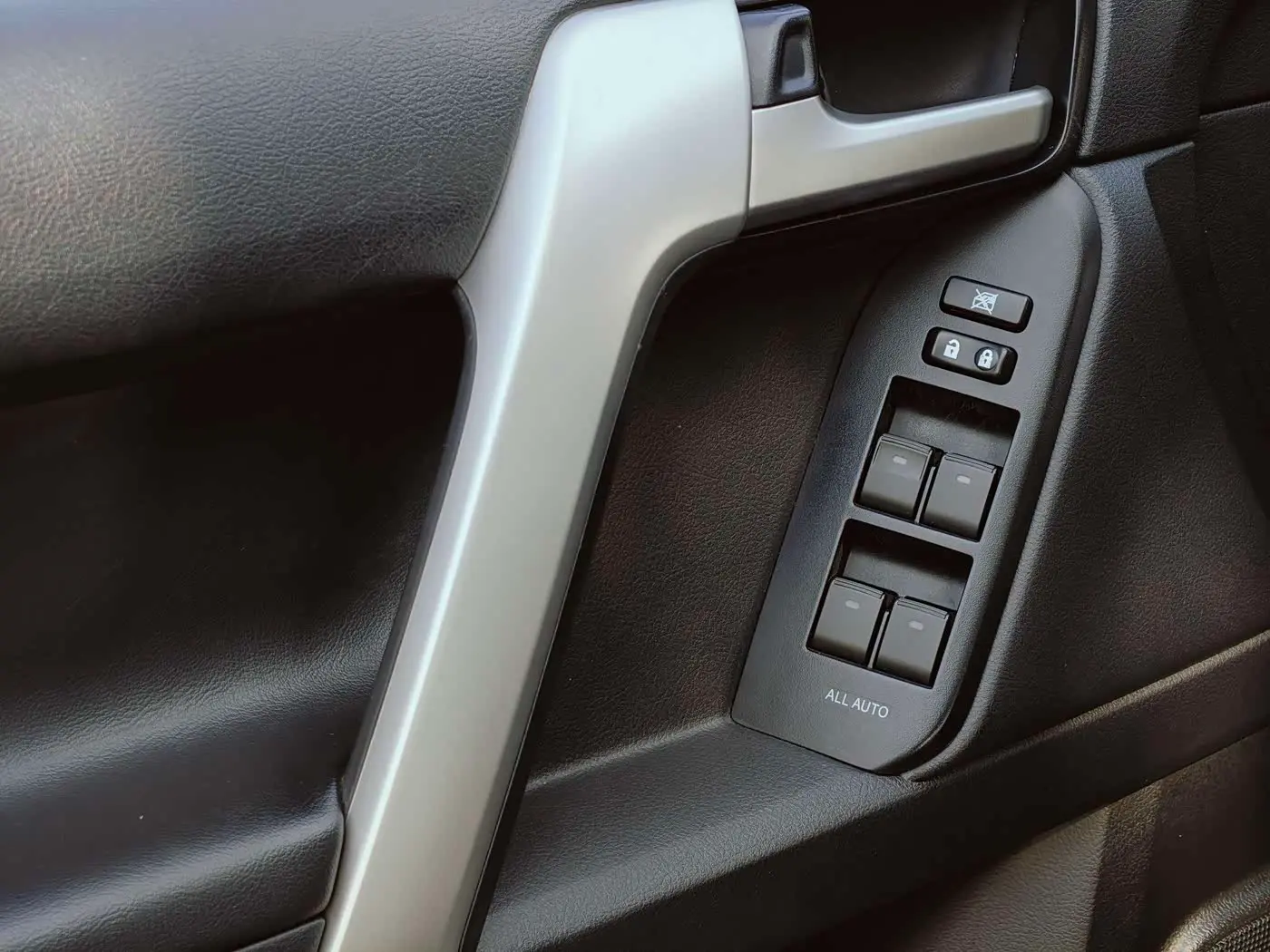 Toyota Prado 2018 — Şəkil 19/20