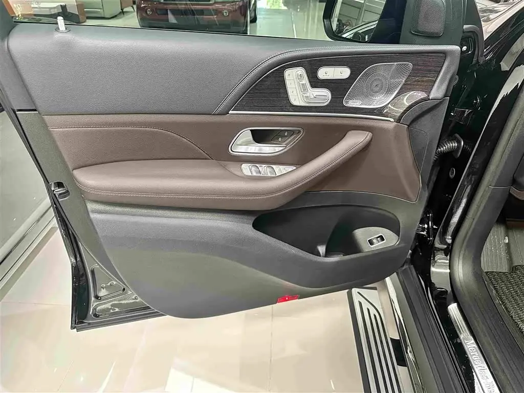 Mercedes-Benz GLS 2021 — Photo 6/20