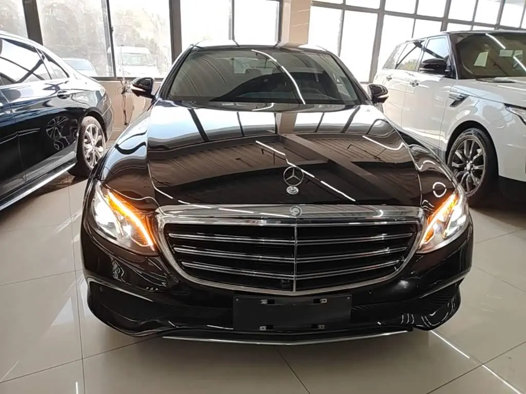 Mercedes-Benz E-Class 2019 — Photo 3/20