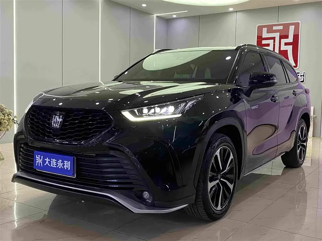 Toyota Crown Kluger, 2024