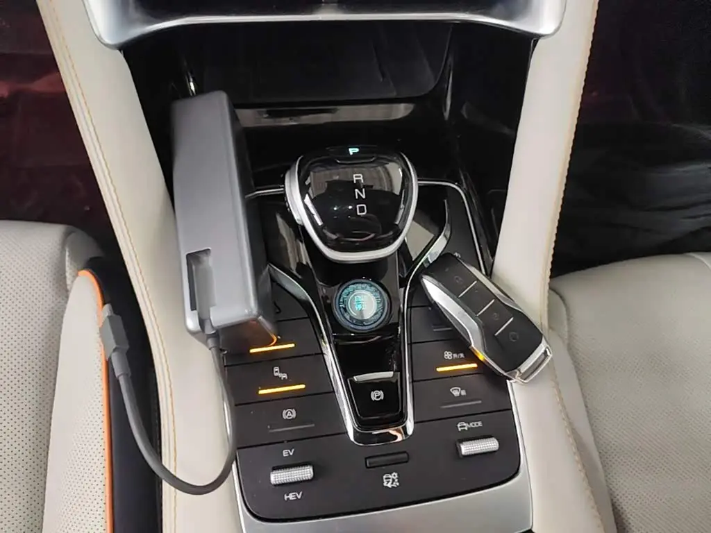 BYD Song PLUS PHEV 2022 — Фото 14/20