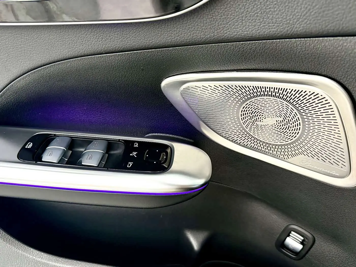 Mercedes-Benz C-Class 2024 — Photo 11/17