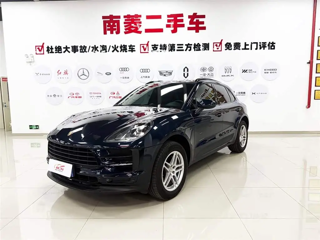 Porsche Macan 2021 — Photo 1/20