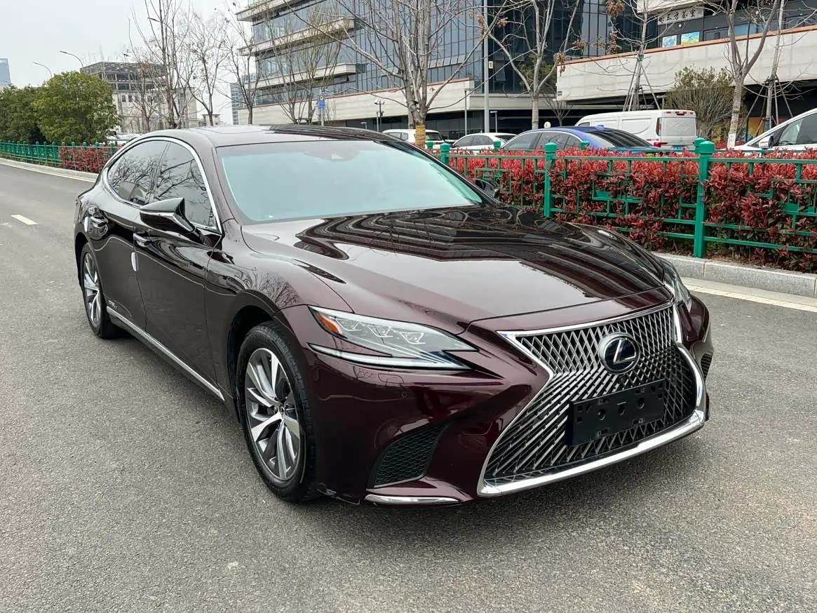Lexus LS 2020 — Photo 3/16