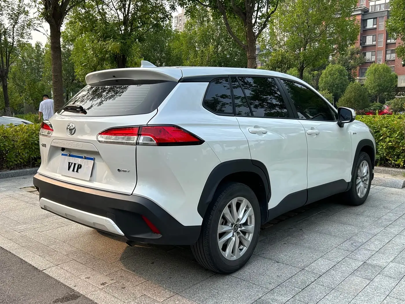Toyota Corolla Cross 2024 — ფოტო 10/13