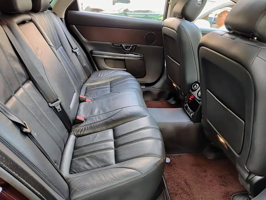 Jaguar XJ 2016 — Photo 11/11