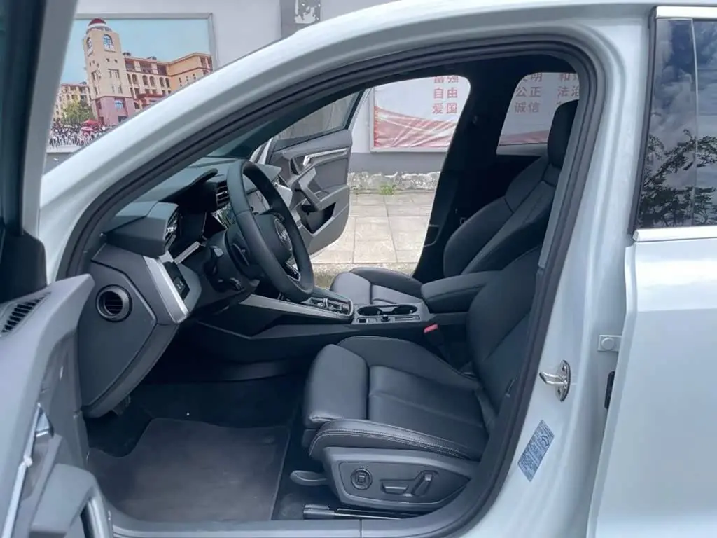 Audi A3 2023 — Şəkil 9/18
