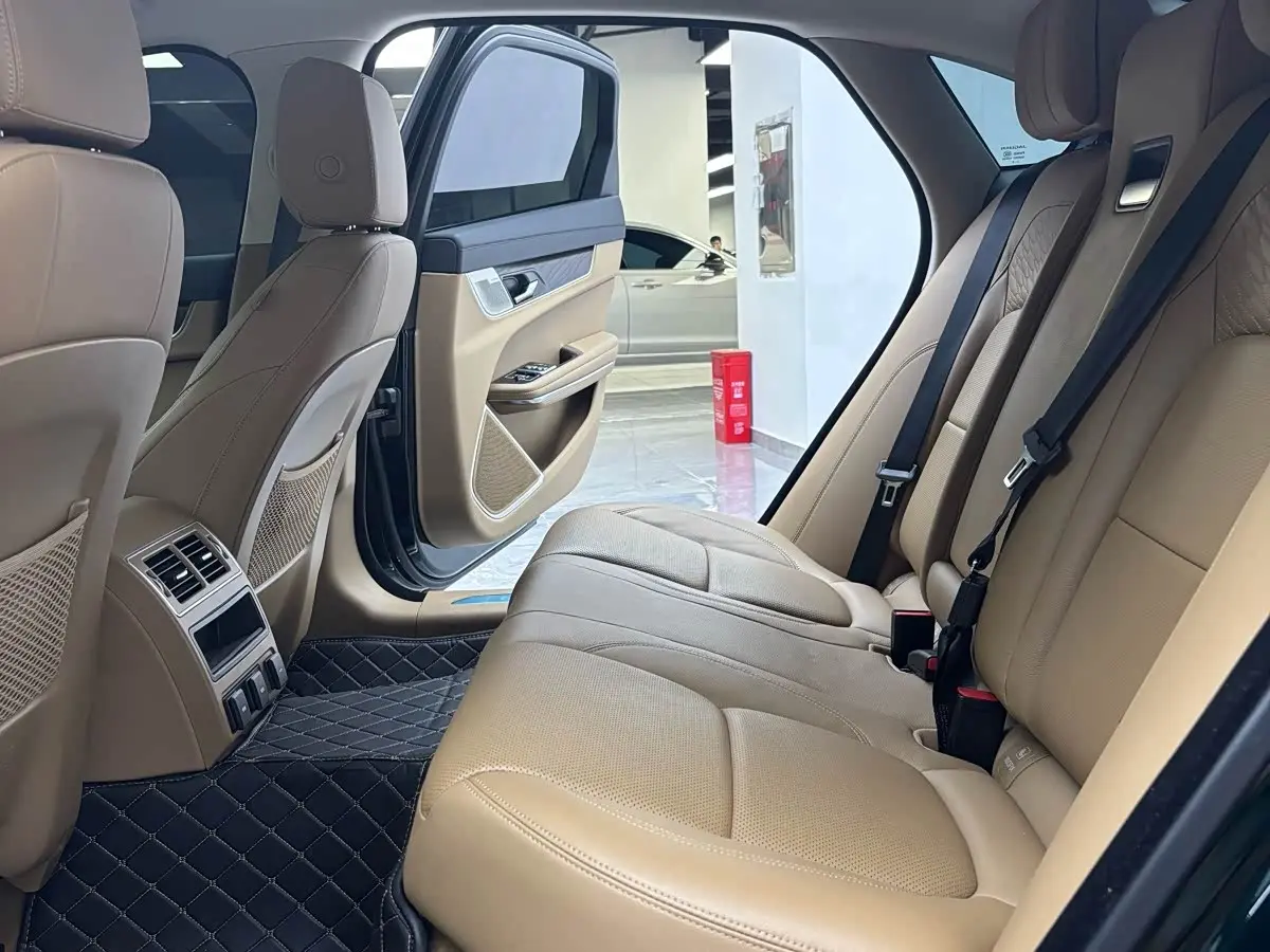 Jaguar XFL 2025 — Photo 6/10