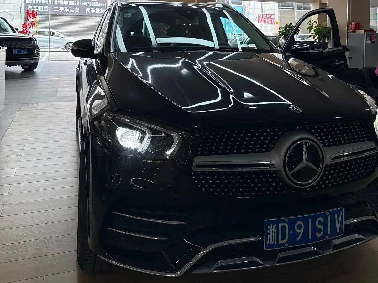 Mercedes-Benz GLE 2021 — Photo 1/1