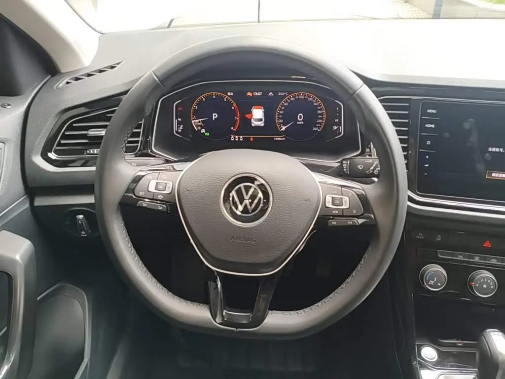 Volkswagen T-ROC 2023 — Photo 7/20