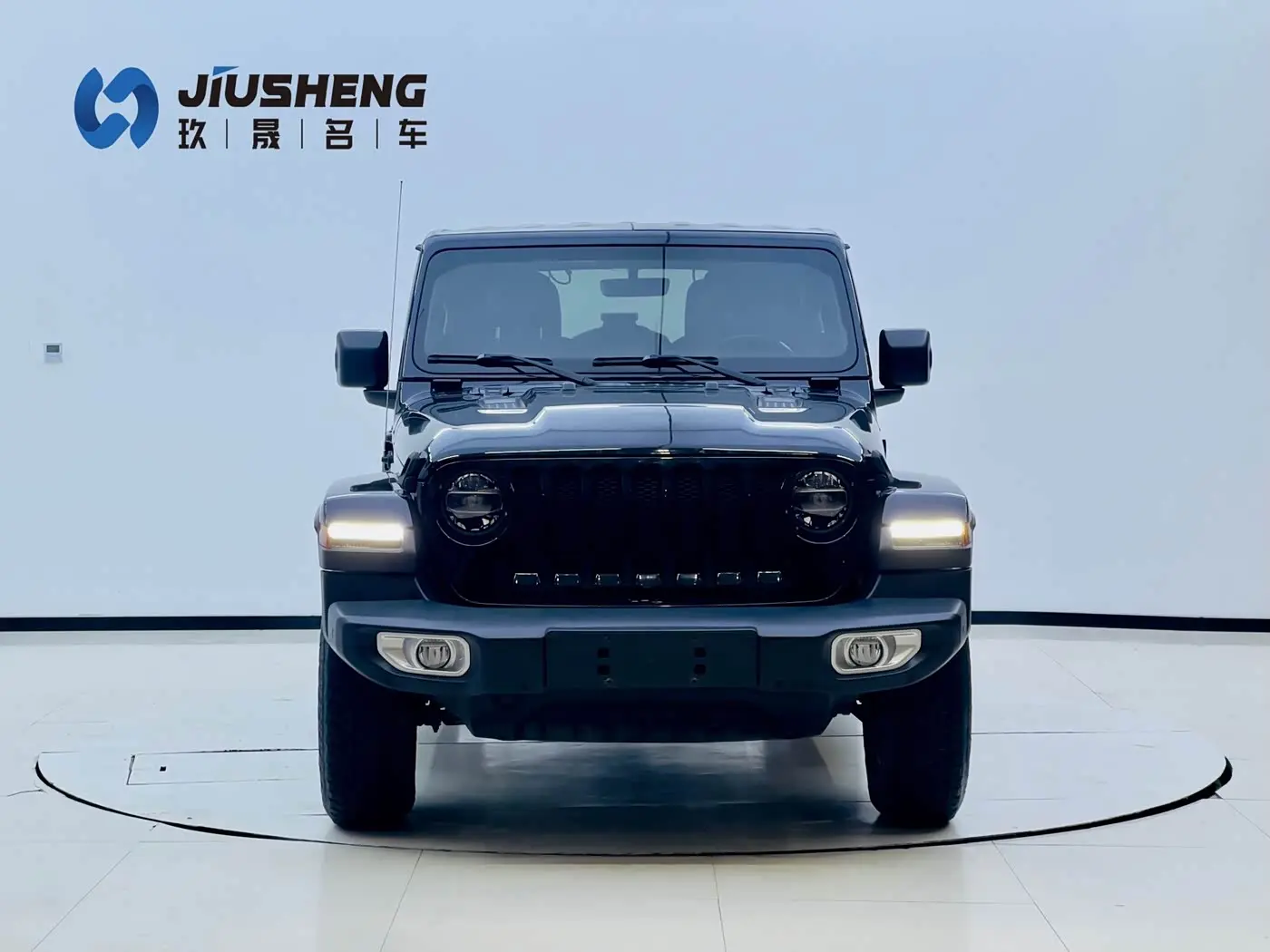 Jeep Wrangler 2021 — Фото 2/20