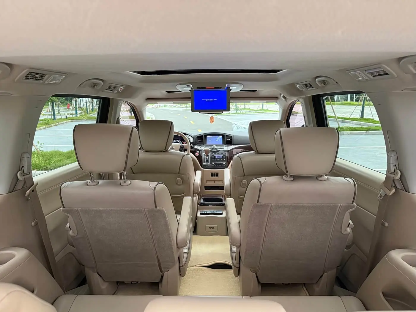 Nissan Quest 2017 — Photo 13/18