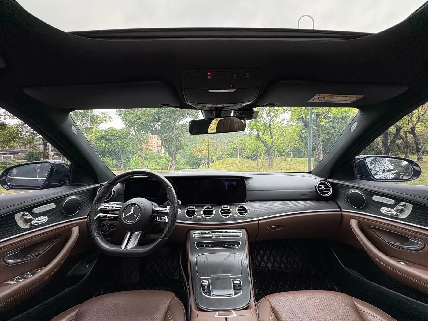Mercedes-Benz E-Class 2021 — Photo 5/9