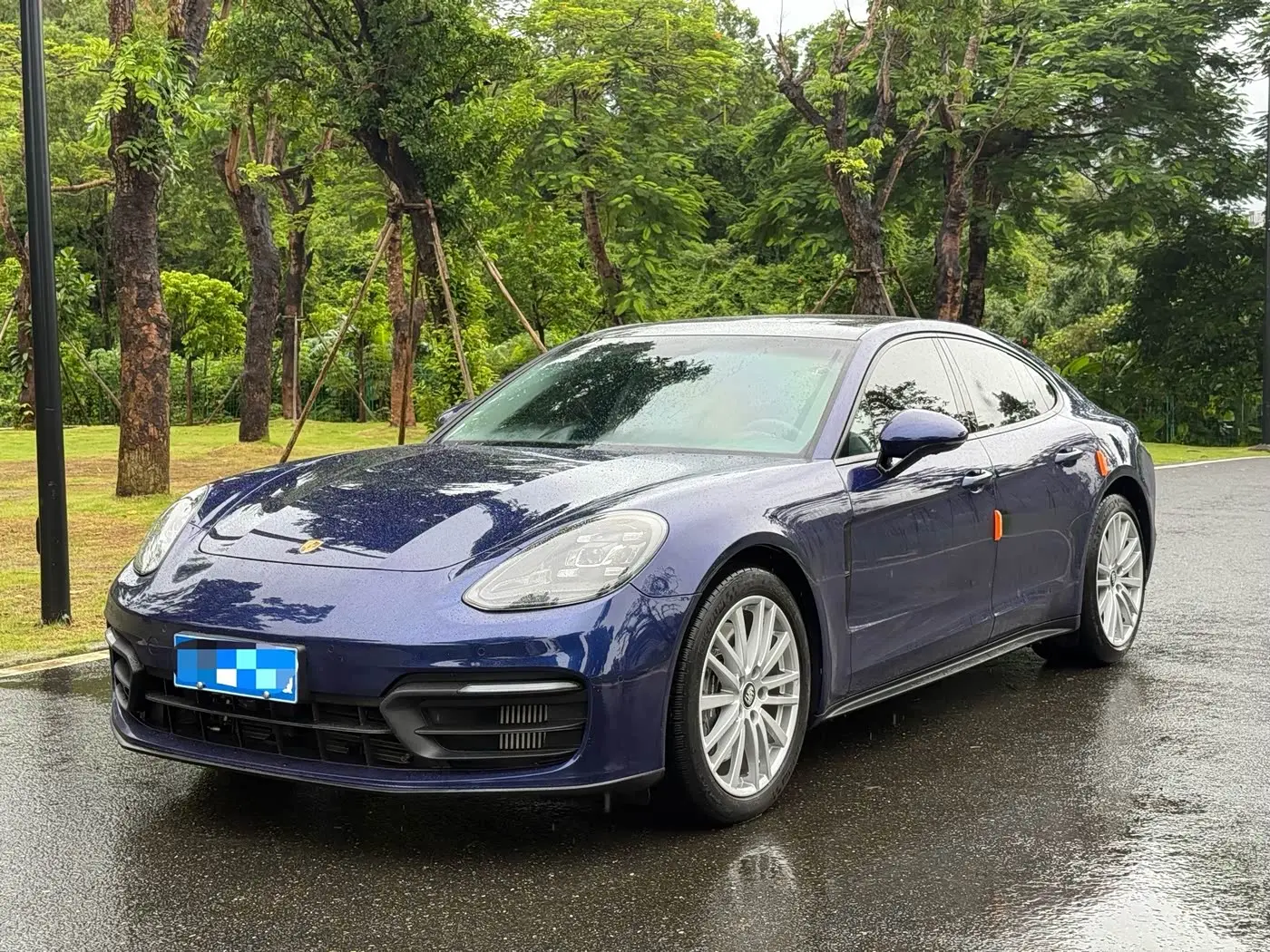 Porsche Panamera 2021 — Photo 1/9