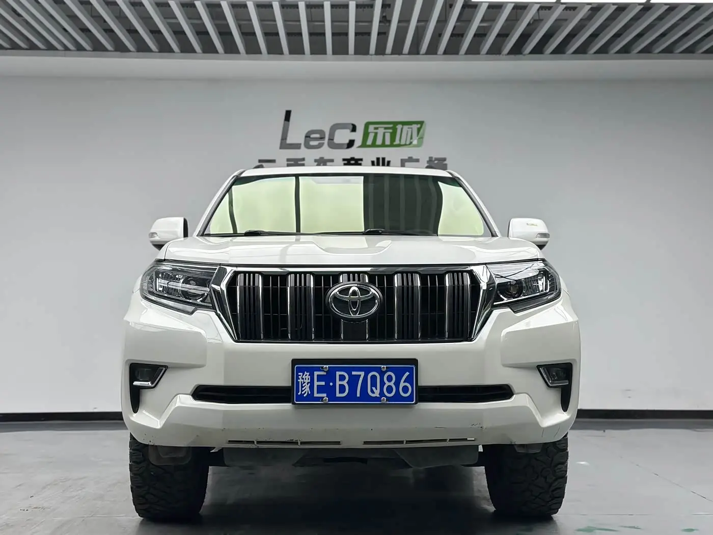 Toyota Prado 2020 — Photo 2/14