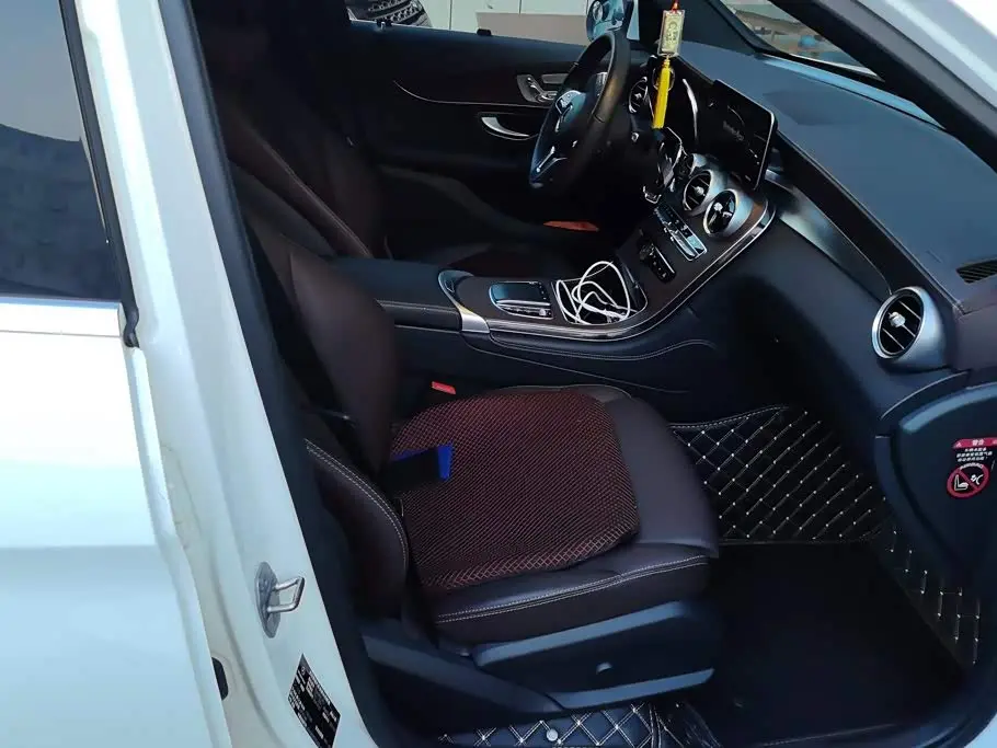 Mercedes-Benz GLC 2021 — Photo 7/15