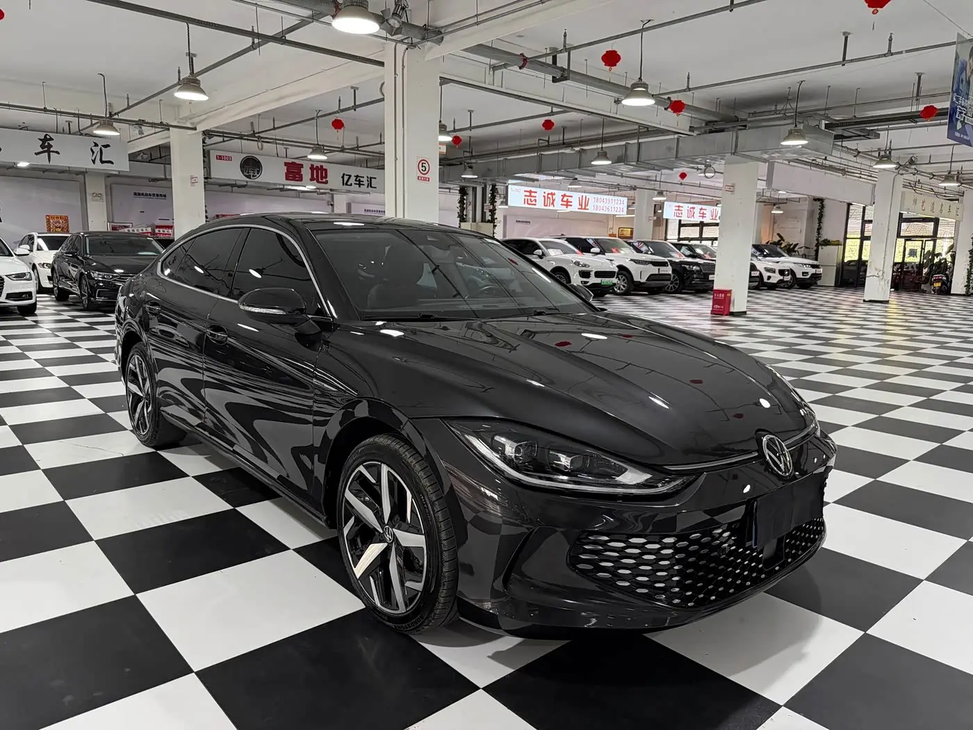 Volkswagen Lamando 2022 — Photo 3/19