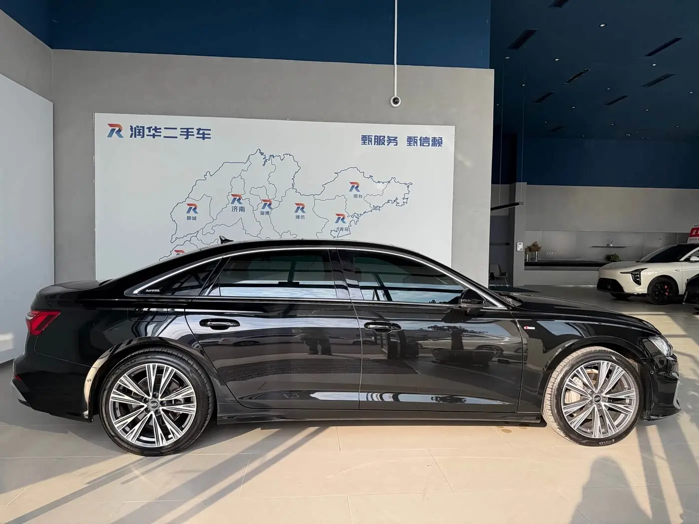 Audi A6L 2023 — Photo 3/16