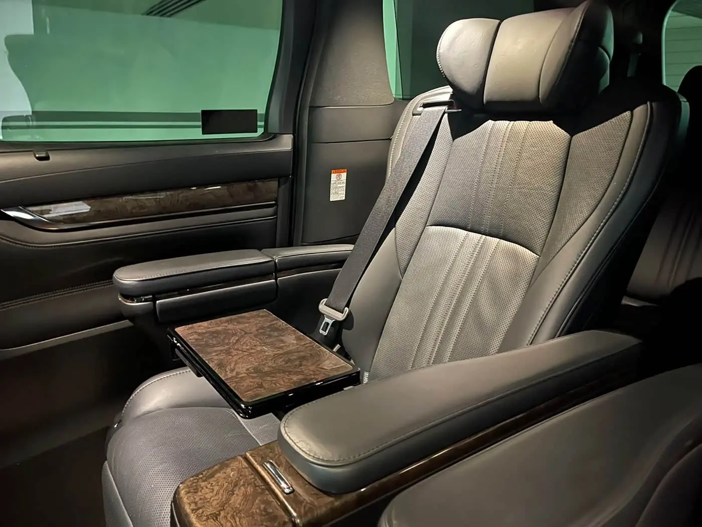 Toyota Alphard 2020 — Photo 18/20