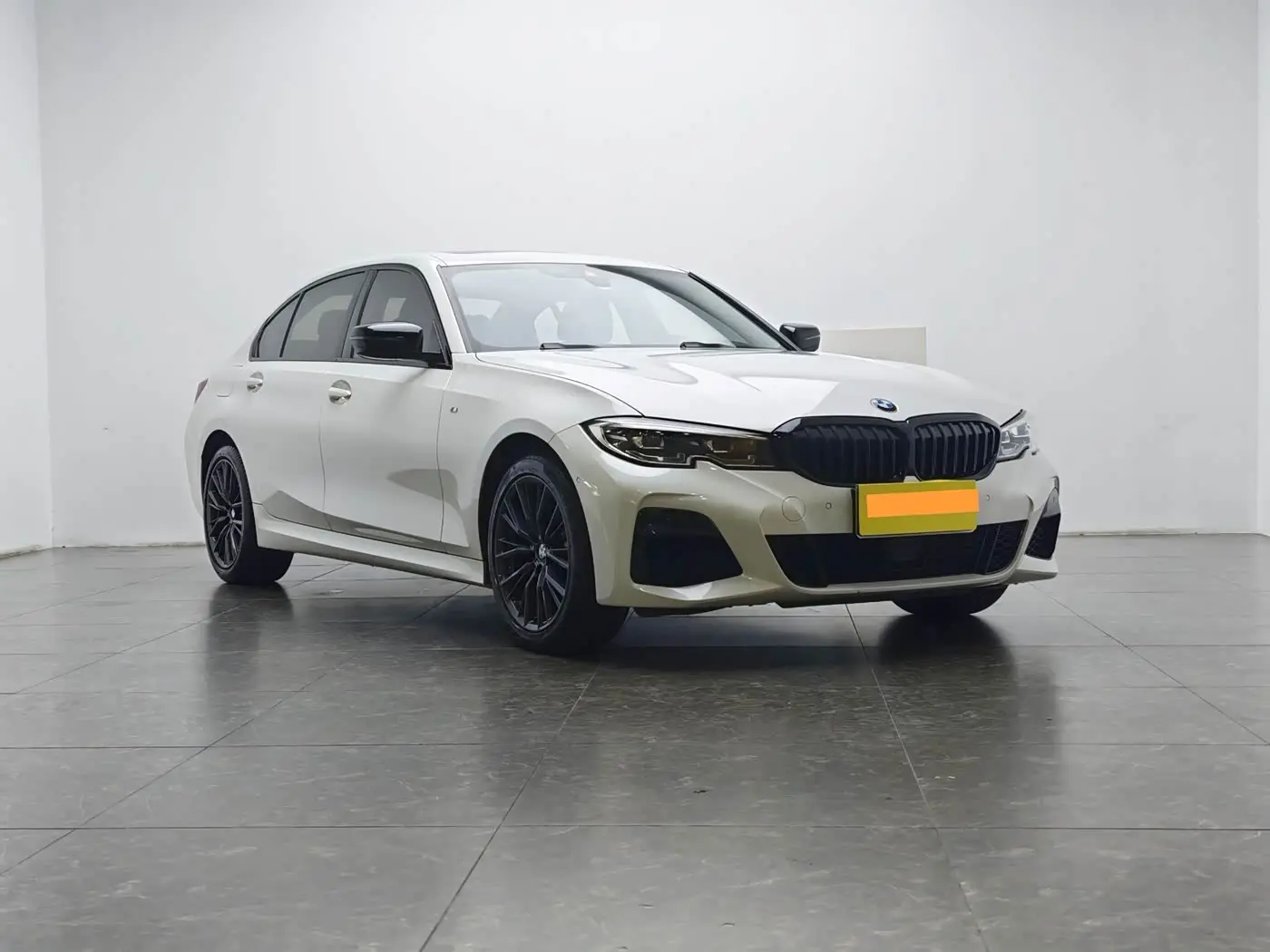 BMW 3 Series 2022 — Photo 2/20