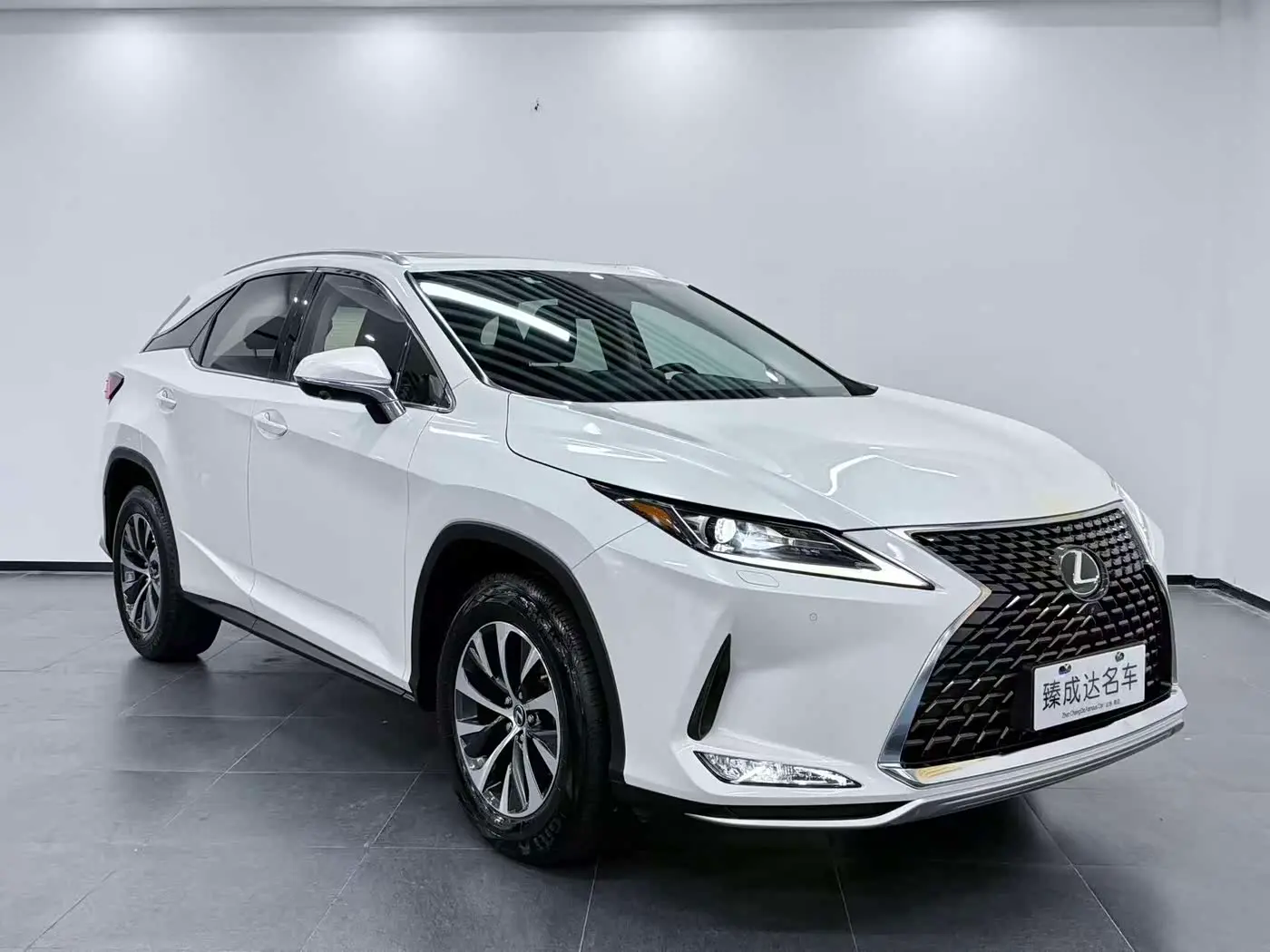 Lexus RX 2021 — Photo 3/20