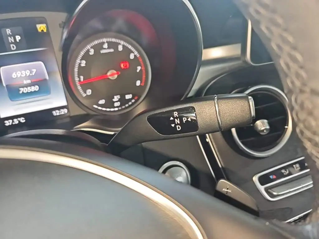 Mercedes-Benz C-Class 2018 — Şəkil 14/20