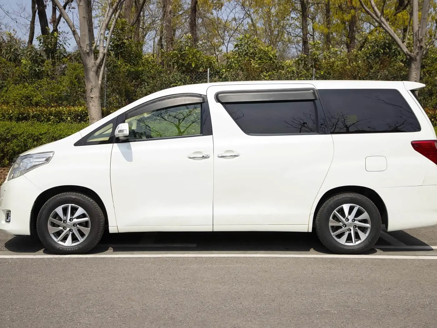 Toyota Alphard 2013 — Фото 7/20