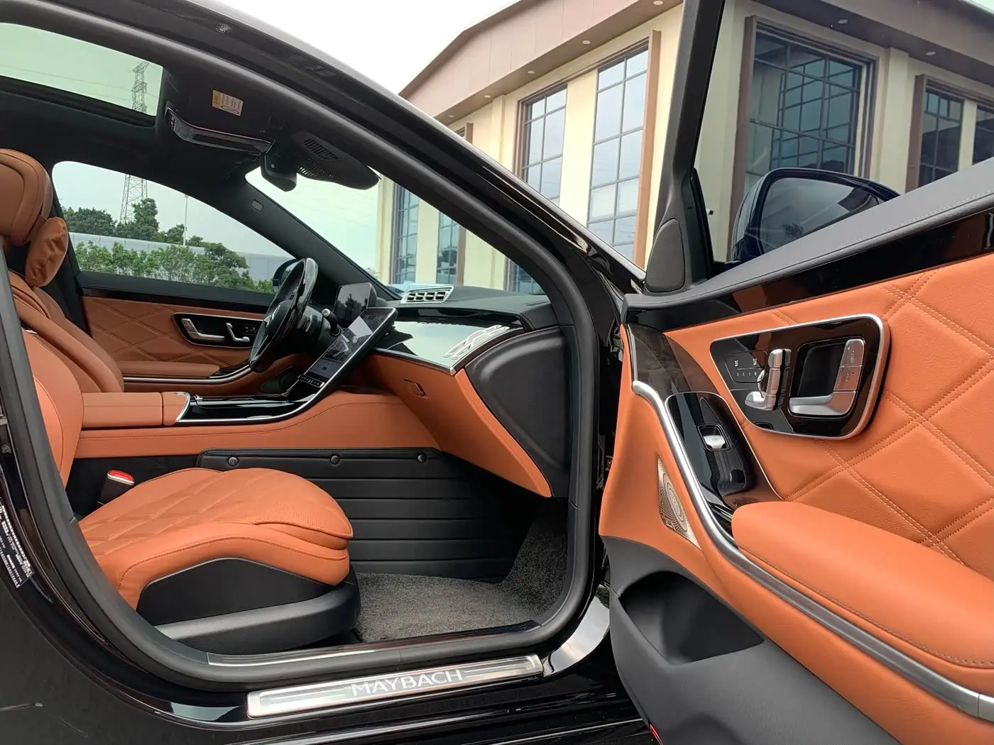 Mercedes-Benz Maybach S-Class 2025 — Фото 16/20