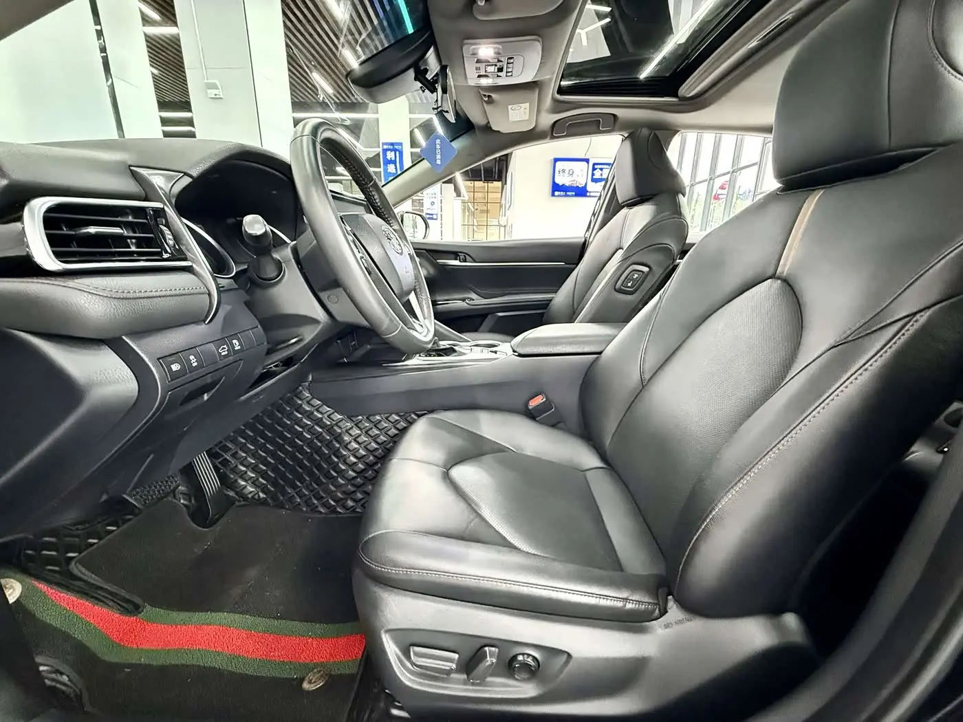 Toyota Camry 2022 — Şəkil 14/17