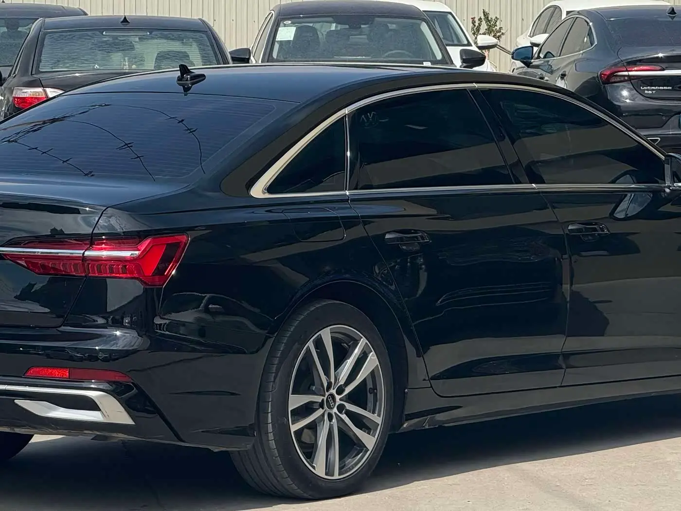 Audi A6L 2023 — ფოტო 8/20