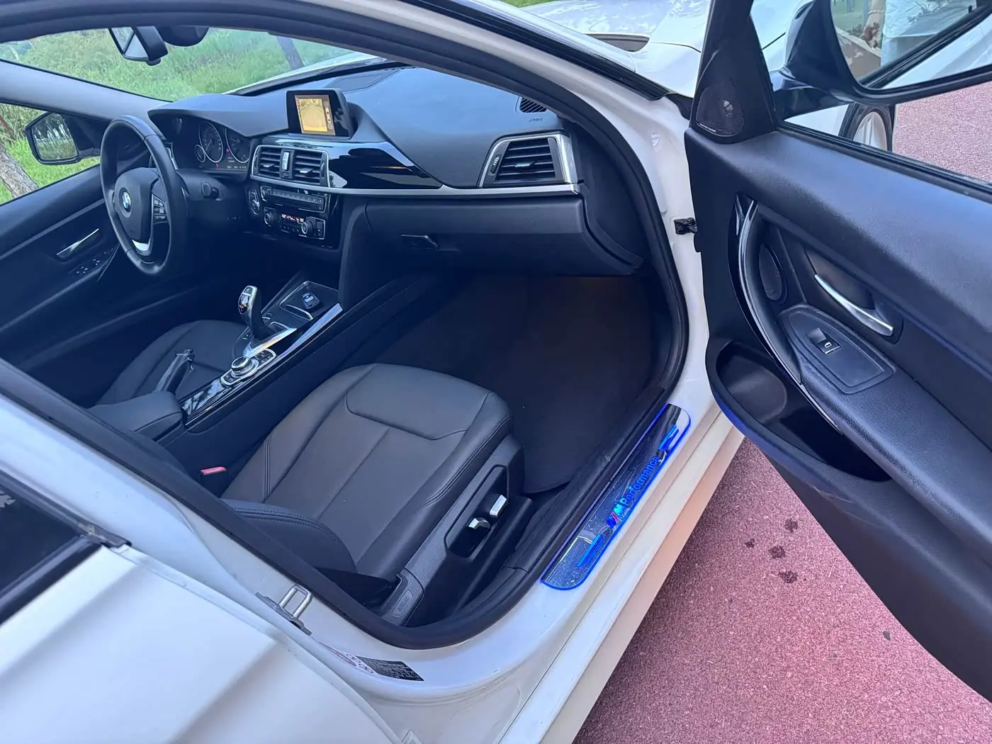 BMW 3 Series 2017 — Фото 13/19