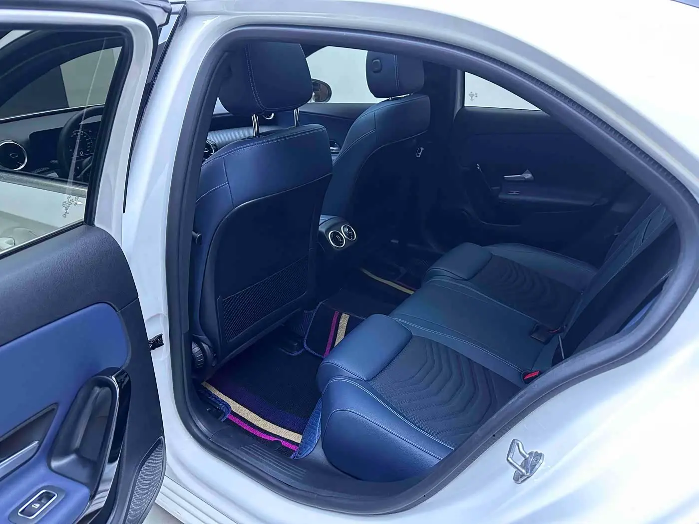 Mercedes-Benz A-Class 2023 — Photo 10/20