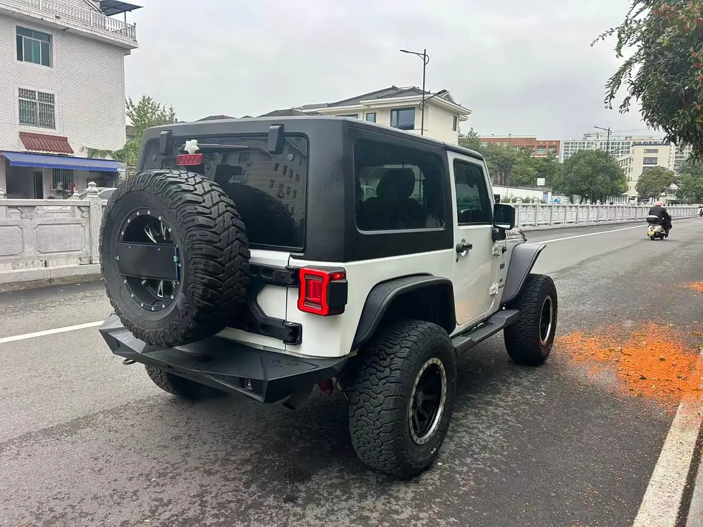 Jeep Wrangler 2017 — Фото 15/16