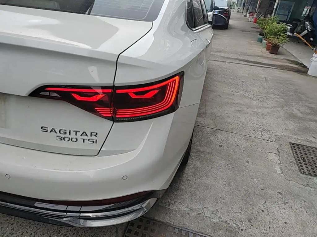 Volkswagen Sagitar 2023 — Photo 8/20