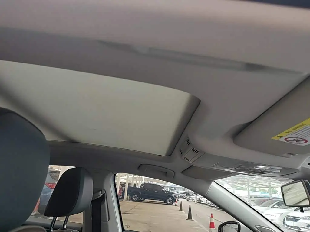 Volkswagen Sagitar 2023 — Photo 18/20