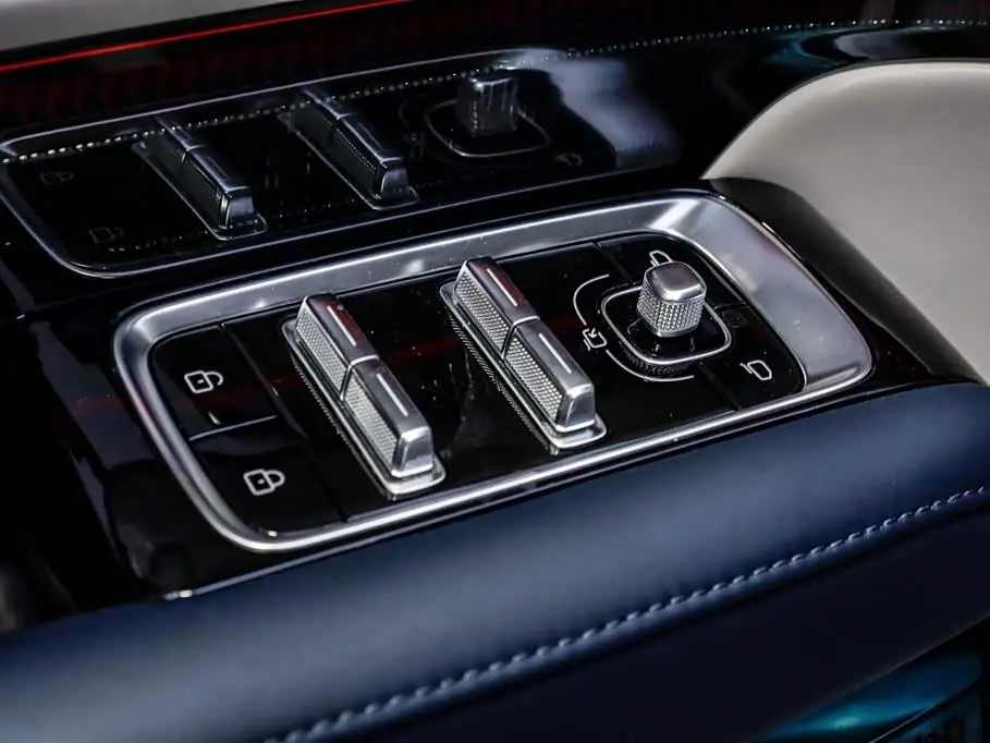 ZEEKR 9X 2026 — Photo 15/20