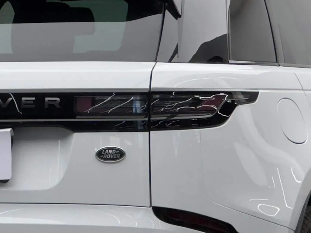 Land Rover Range Rover Velar 2026 — Фото 6/18