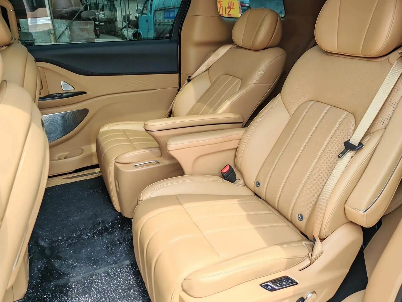 Voyah Auto Voyah Dreamer 2023 — Şəkil 7/9