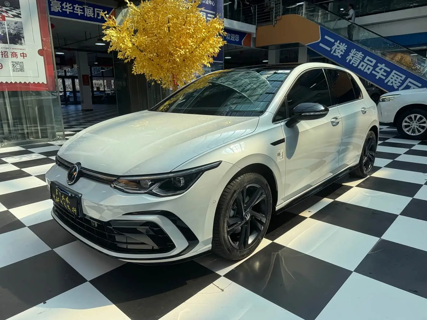 Volkswagen Golf, 2022