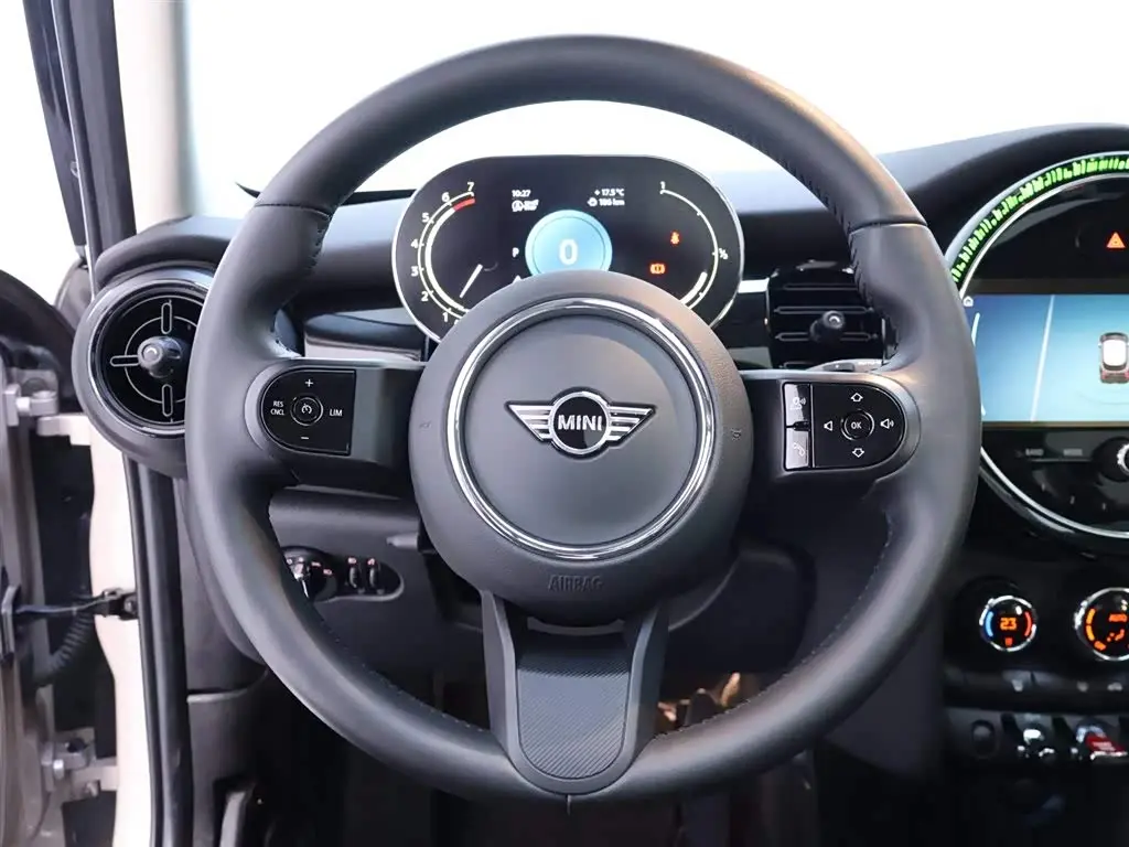 MINI MINI 2023 — Photo 16/20