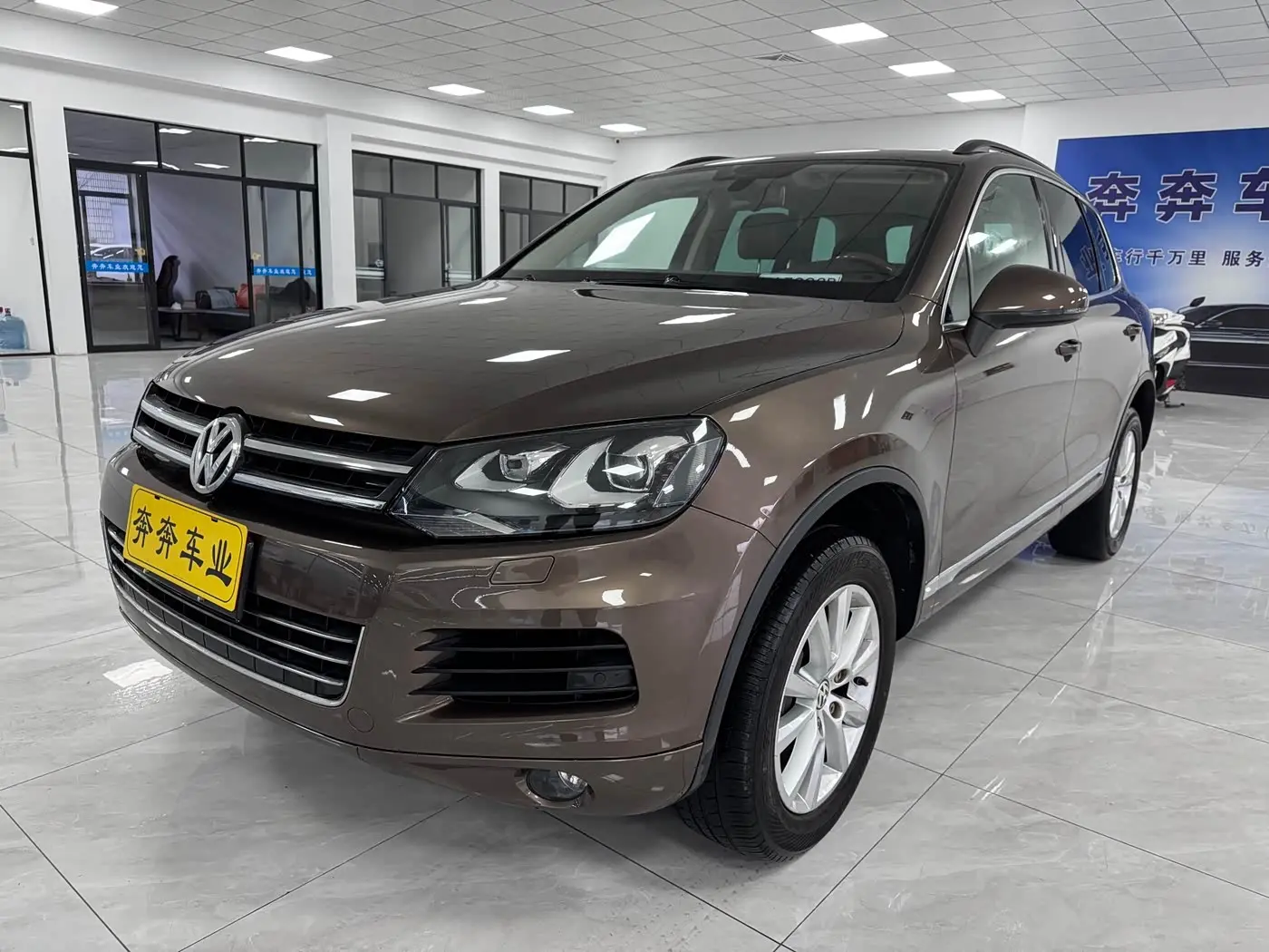 Volkswagen Touareg 2015 — Фото 1/15