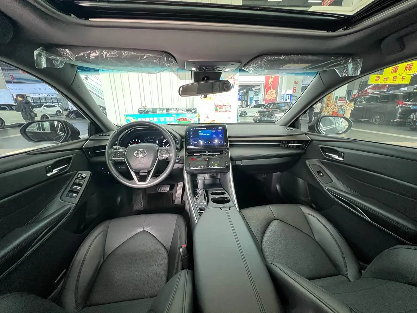 Toyota Avalon 2023 — Photo 5/20