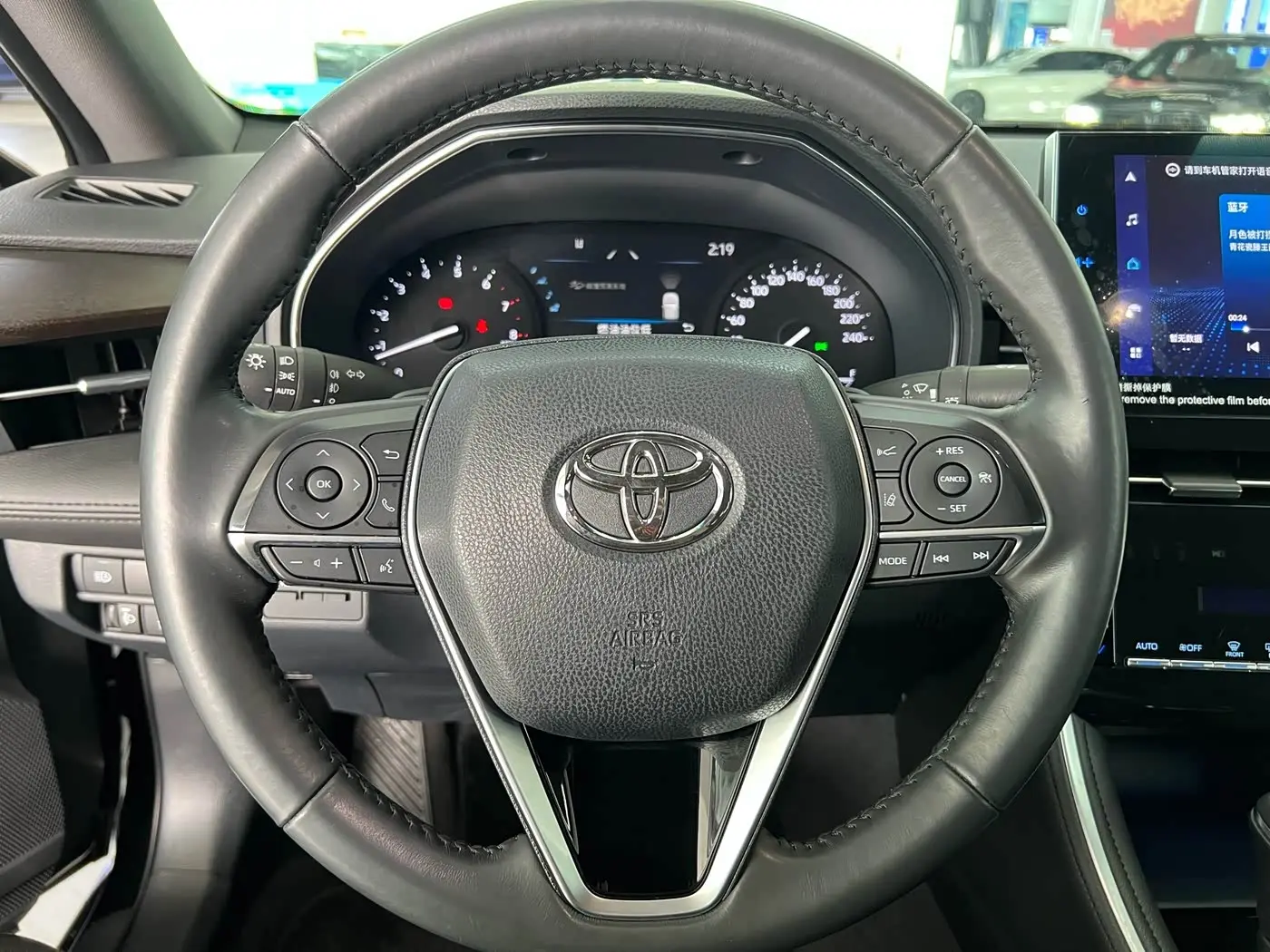 Toyota Avalon 2023 — Photo 10/20