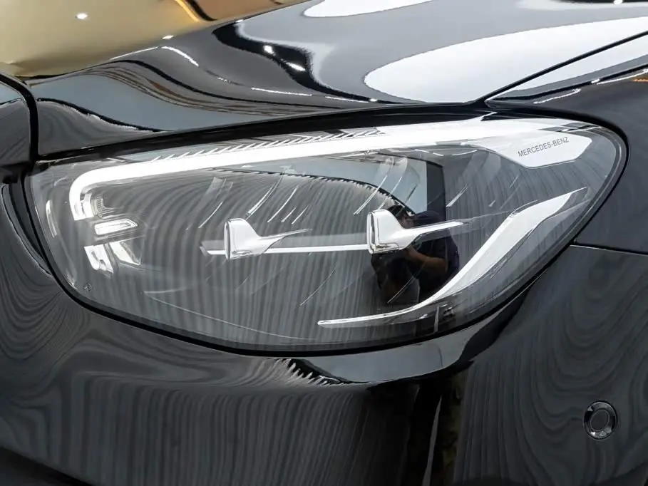 Mercedes-Benz E-Class 2022 — Photo 8/20