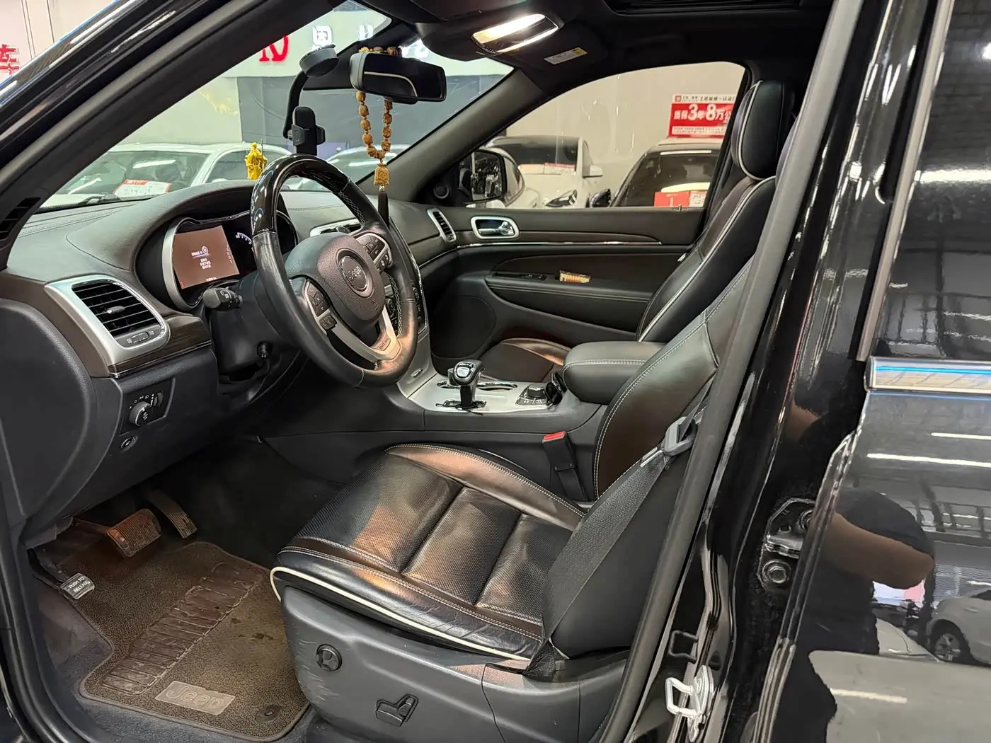Jeep Grand Cherokee 2015 — Фото 3/9