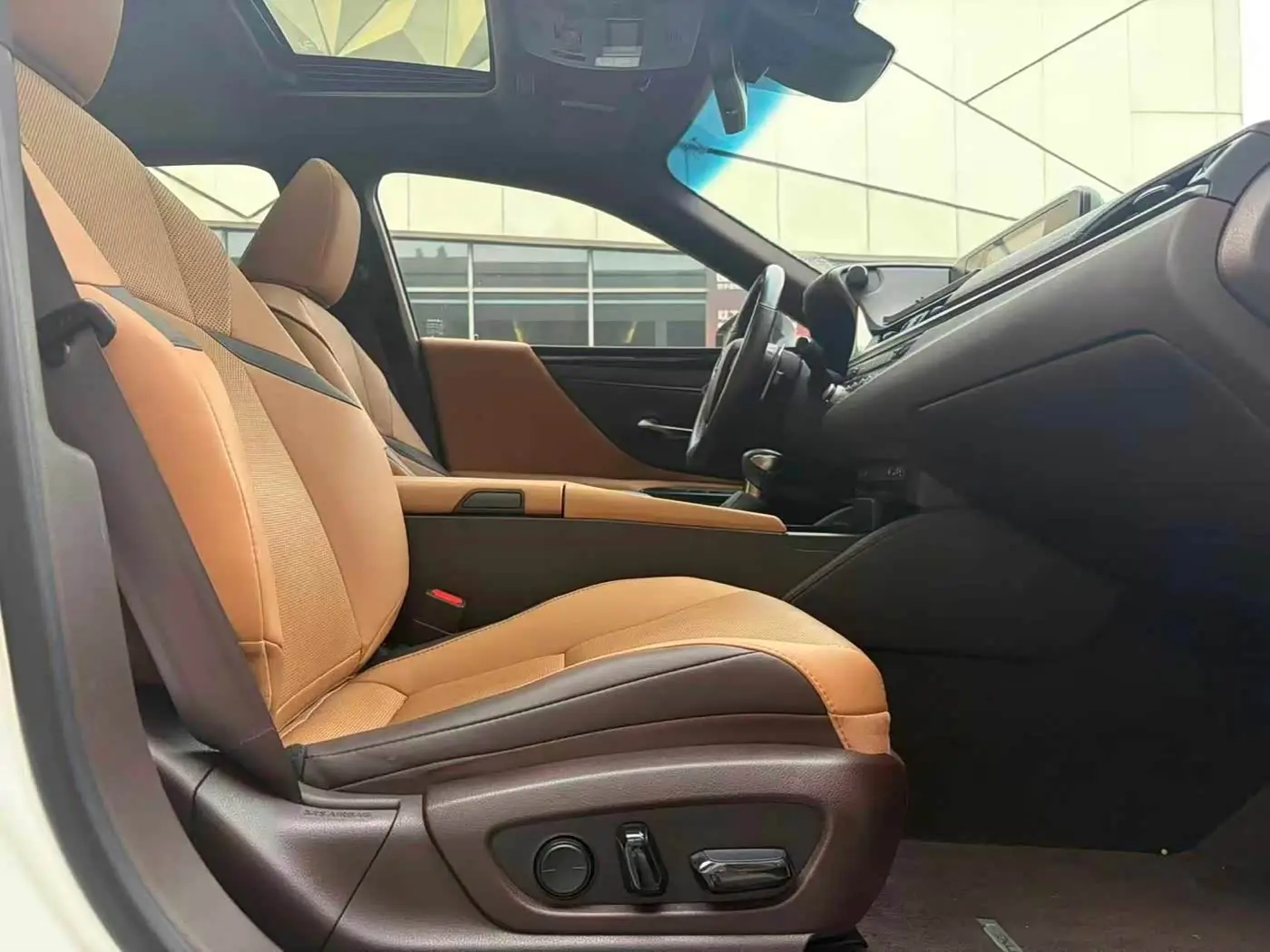 Lexus ES 2020 — Şəkil 5/10