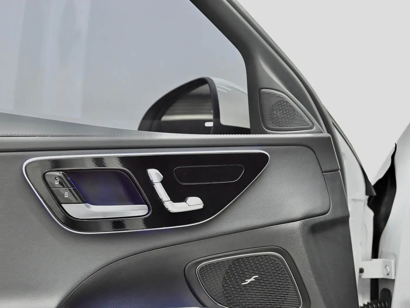 Mercedes-Benz C-Class New Energy 2022 — Фото 18/20